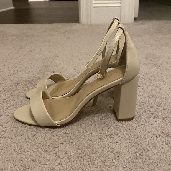 tan/nude birdy grey heel
size 7
rarely worn, good as new - Picture 2 of 2